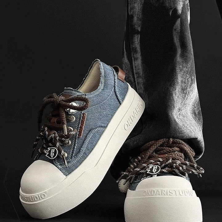 Women's sneakers with a unique lacing system and cushioned rubber sole Mune Fashion