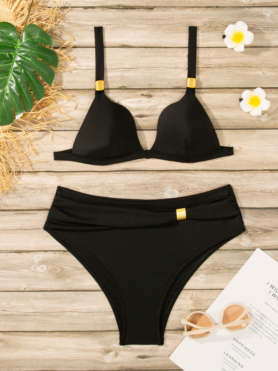 Women's bikini set with elegant gathering and adjustable straps Mune Fashion