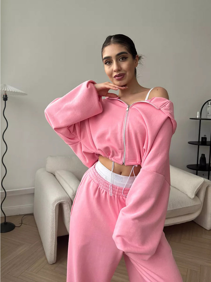 Women's short hoodie lounge set with oversized sleeves and wide jogger pants cut Mune Fashion