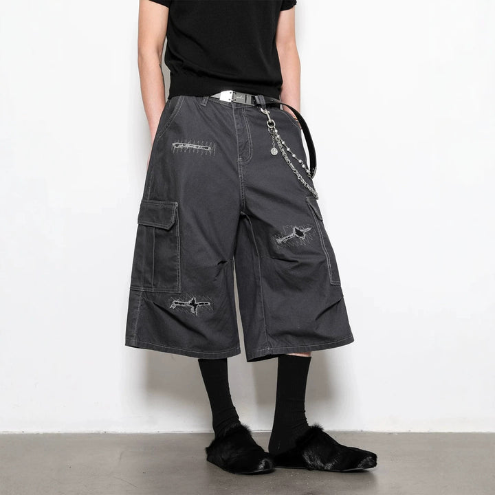Men's Stylish Cargo Shorts with Wide Cut and Practical Pockets
