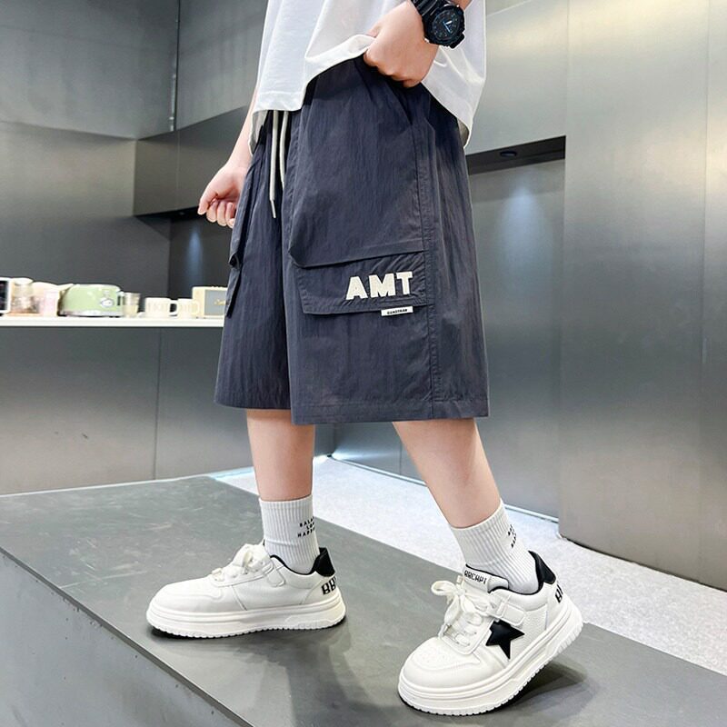 Unisex Cargo Shorts with practical side pockets Mune Fashion