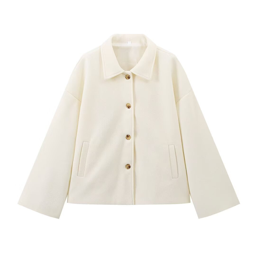 Ladies short jacket in boxy cut made of wool blend with shirt collar and concealed button placket Mune Fashion