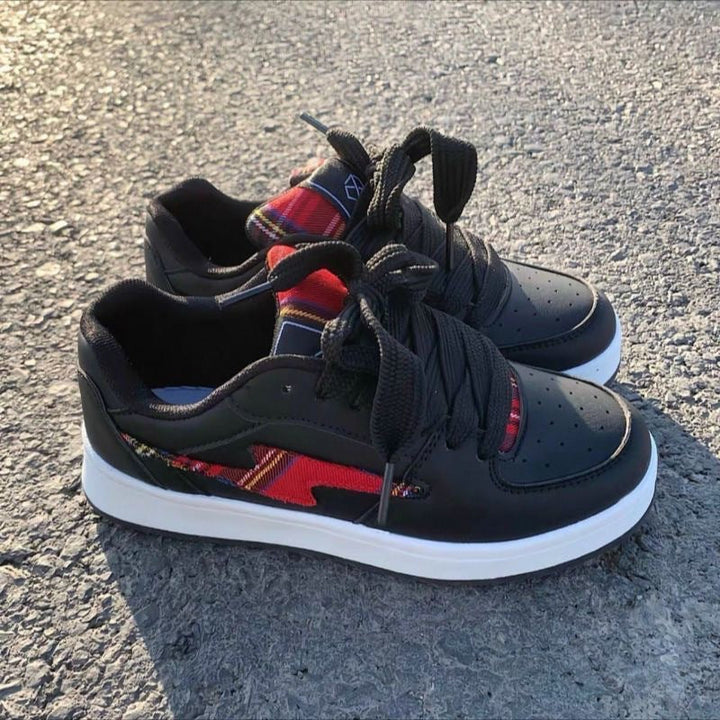 Women's sporty sneakers with checked detail and reinforced sole Mune Fashion