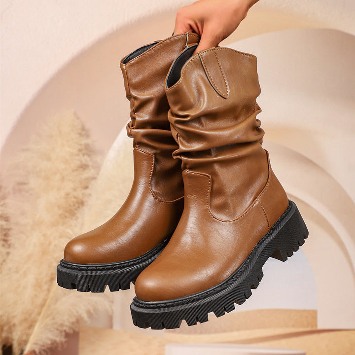 Women robust Chelsea platform ankle boots with chunky tread sole and felt inserts Mune Fashion