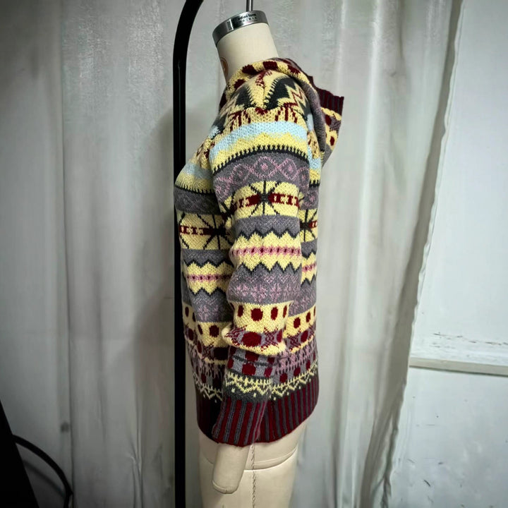 Women's oversized knitted hoodie with Norwegian pattern, lined hood and ribbed cuffs Mune Fashion