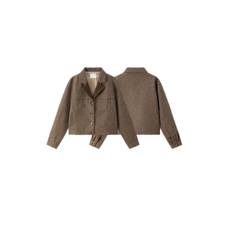 Ladies short cut boxy shirt jacket made of wool blend with lapel collar and patch breast pockets Mune Fashion