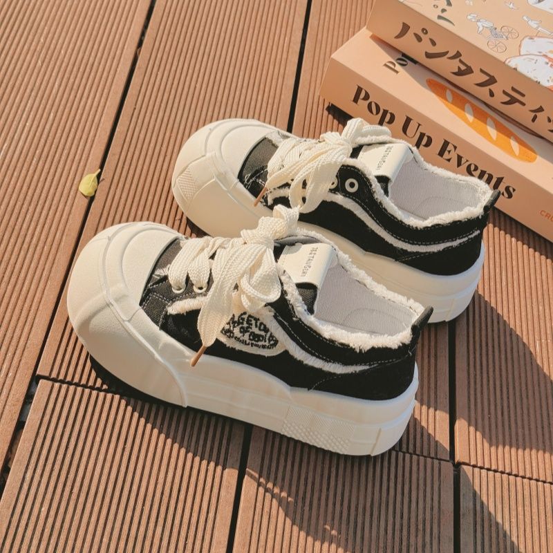 Women Stylish Chunky Sneakers with White Platform and Sturdy Upper Material Mune Fashion