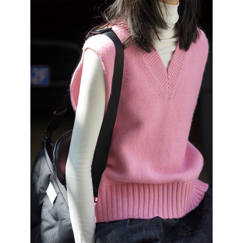 Women's Sleeveless Fine Knit Vest with V-Neck and Ribbed Hem Mune Fashion