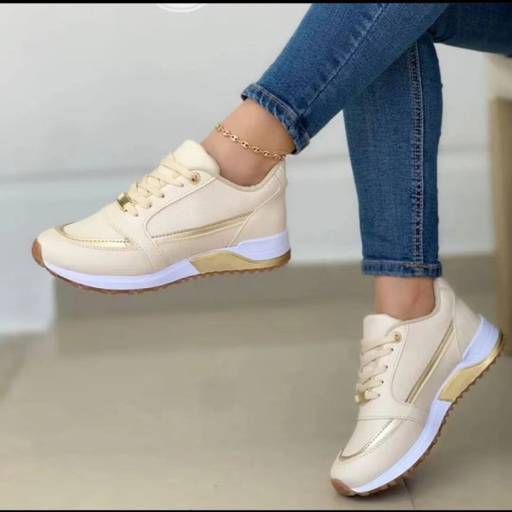 Ladies  elegant city sneaker with subtle metallic infusion, lightly padded comfort sole and profiled rubber outsole Mune Fashion