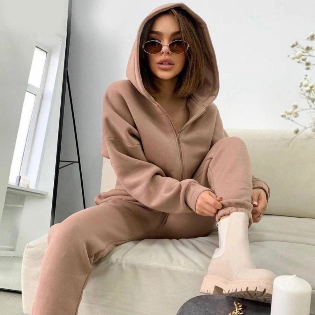 Women's soft zip-up hoodie and tailored comfort jogging pants set with inner fleece Mune Fashion