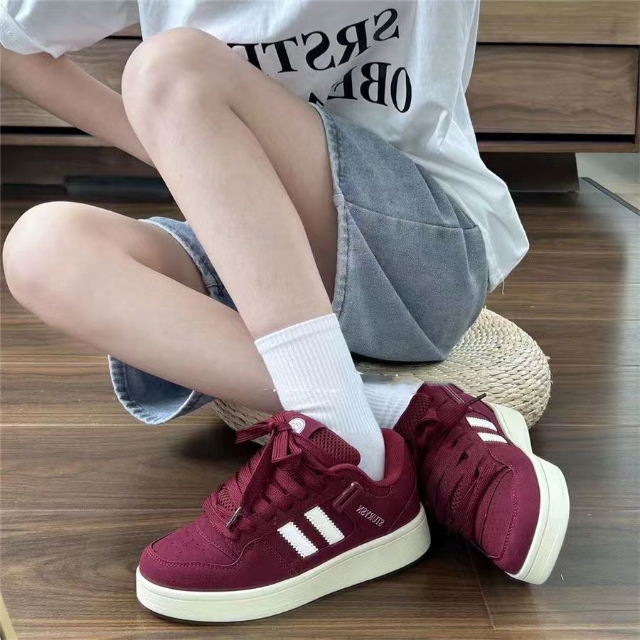 Women's sneakers in urban retro style with cushioned insole and slip-resistant outsole Mune Fashion