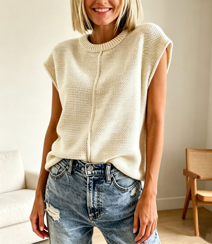Women's Sleeveless Knitted Vest with Center Seam and Ribbed Collar Mune Fashion