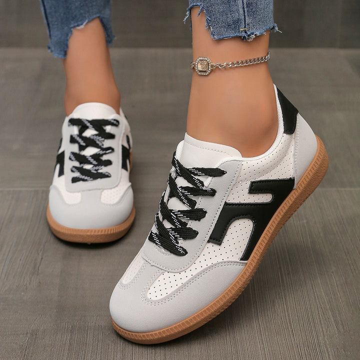 Women's Retro Sneaker with rubber sole, lightweight textile lining and comfort insole Mune Fashion