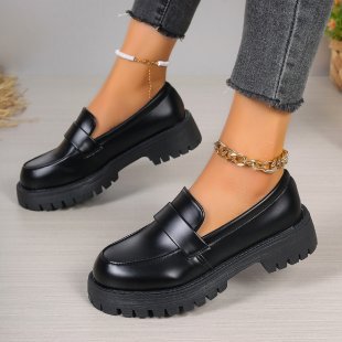 Women's robust platform loafers with profiled tractor sole and cushioned comfort footbed Mune Fashion