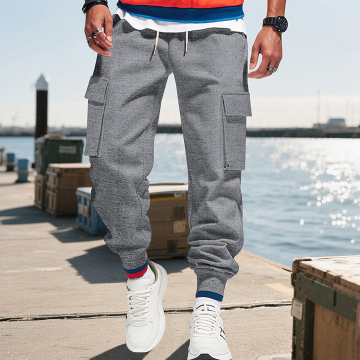 Men's cargo sweatpants with elastic waistband, drawstring, patch flap pockets & ribbed cuffs Mune Fashion
