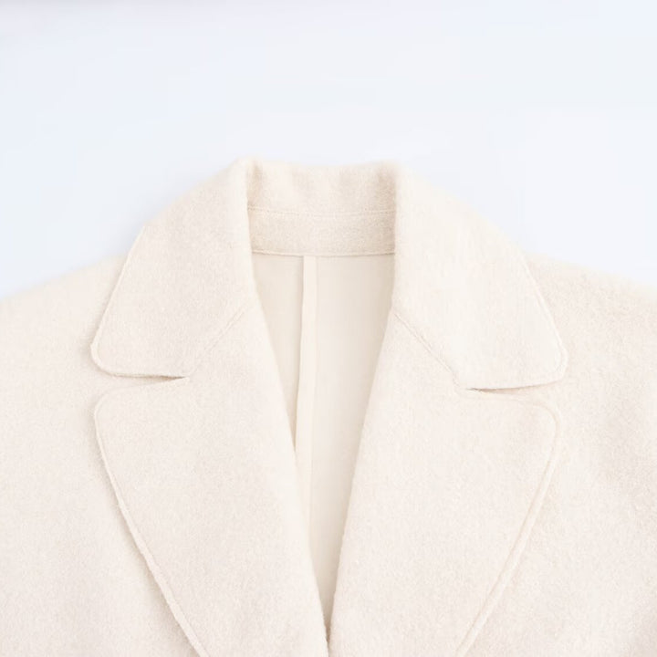 Ladies Oversized Single-breasted Walk Coat with Wide Lapels and Patch Pockets Mune Fashion