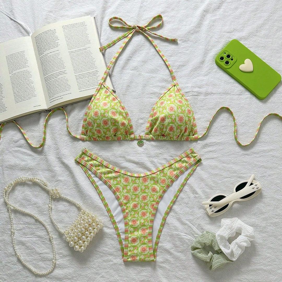 Women's Triangle Bikini with Fresh Floral Print and Adjustable Straps Mune Fashion