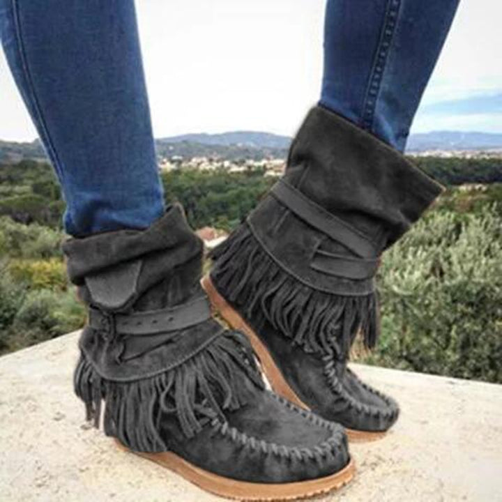 Women's moccasin ankle boots with fringes, decorative buckle and hand-stitched moccasin seam Mune Fashion