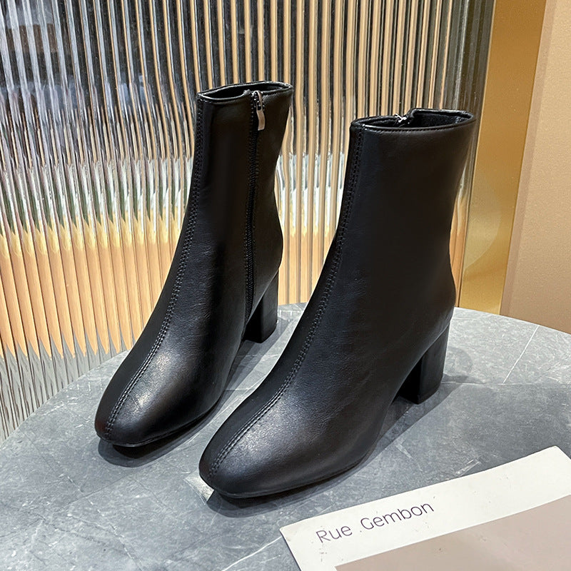 Ladies nan elegant ankle-high ankle boots in smooth leather look with mid-high block heel and subtle front seam Mune Fashion