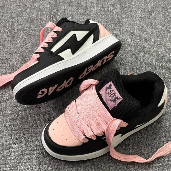 Women's Sporty Sneakers with Breathable Surface Structure and Durable Profile Mune Fashion