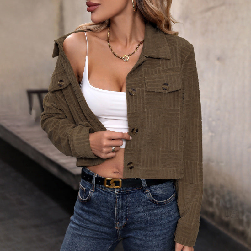 Women's short-cut cord jacket with quilted check pattern and flap pockets Mune Fashion