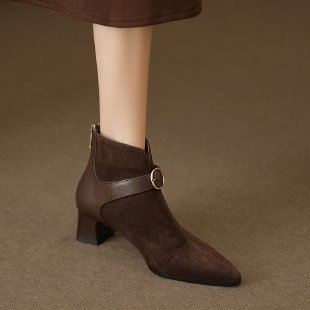 Ladies elegant and chic ankle boots with strap Mune Fashion