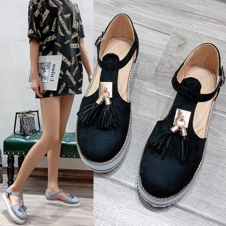 Women T-Strap Platform Sandal made of suede imitation with tassel appliqué and adjustable heel strap Mune Fashion