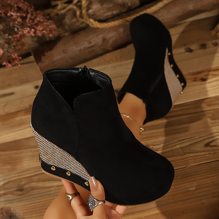 Ladies Wedge Ankle Boot with Elegant Structure Mune Fashion