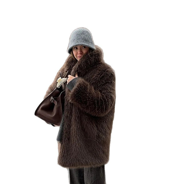 Women's short coat made of long-fiber shaggy faux fur with extra voluminous shawl collar Mune Fashion