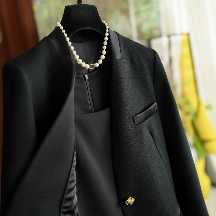 Women's Classic Blazer with Shiny Button Mune Fashion