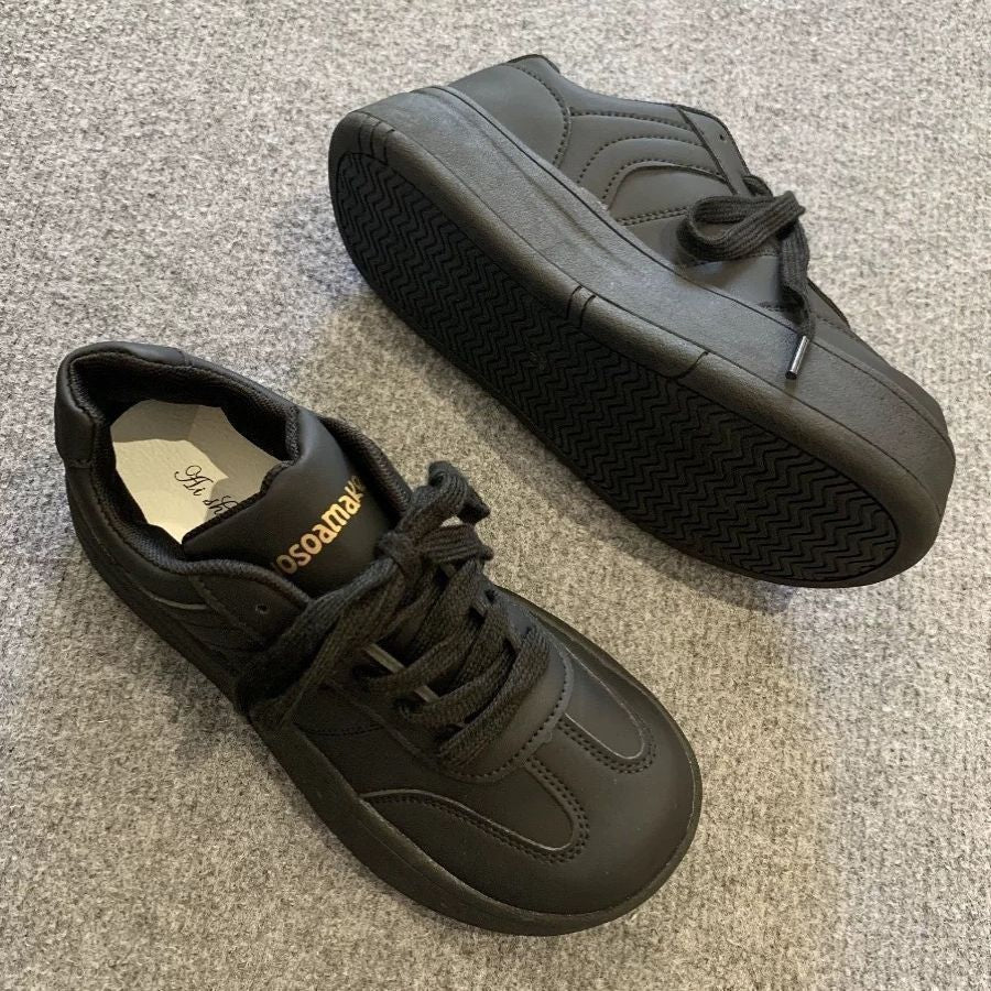 Women casual sneakers with non-slip sole and padded interior lining Mune Fashion