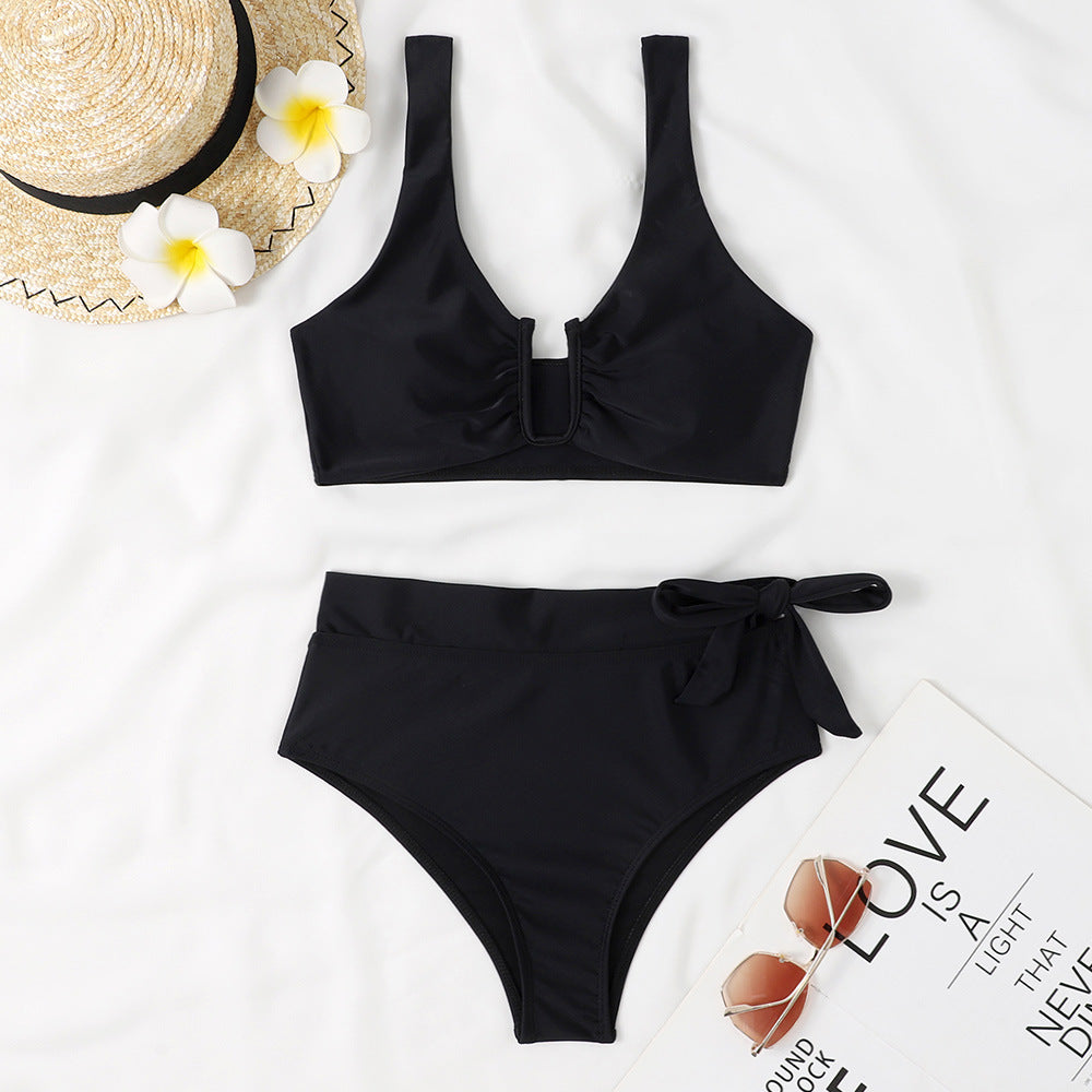 Women's bikini set with elegant knot design and high-waisted pants Mune Fashion