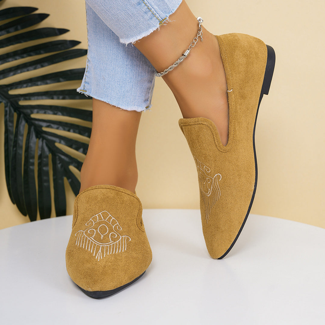 Women's embroidered suede look slippers with pointed last shape and flat non-slip rubber sole Mune Fashion