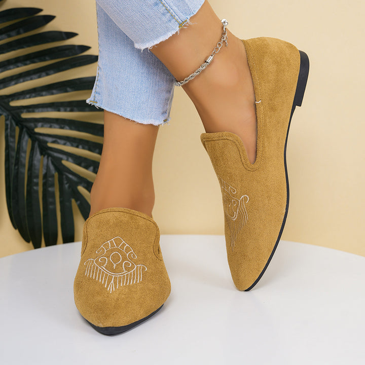 Women's embroidered suede look slippers with pointed last shape and flat non-slip rubber sole Mune Fashion