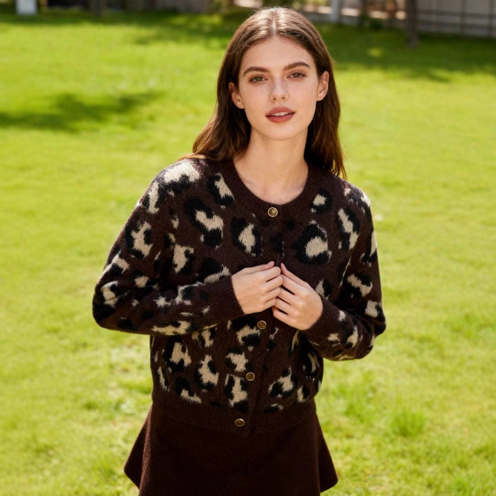 Women's cozy cardigan with leopard pattern, round neck and continuous button placket Mune Fashion