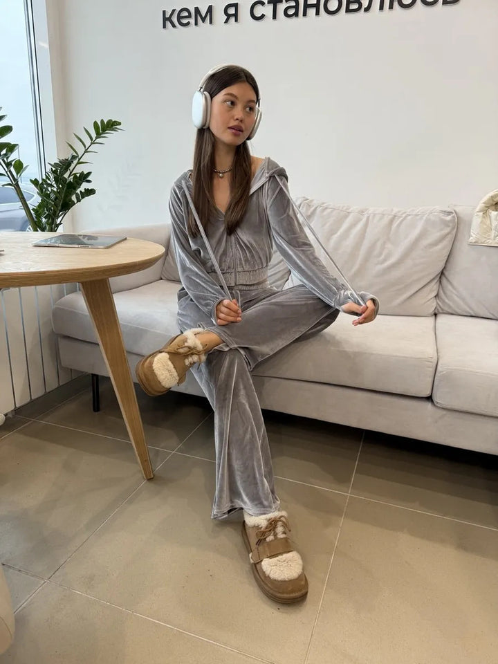 Ladies velvety cropped hoodie sweat set with high-waisted joggers Mune Fashion
