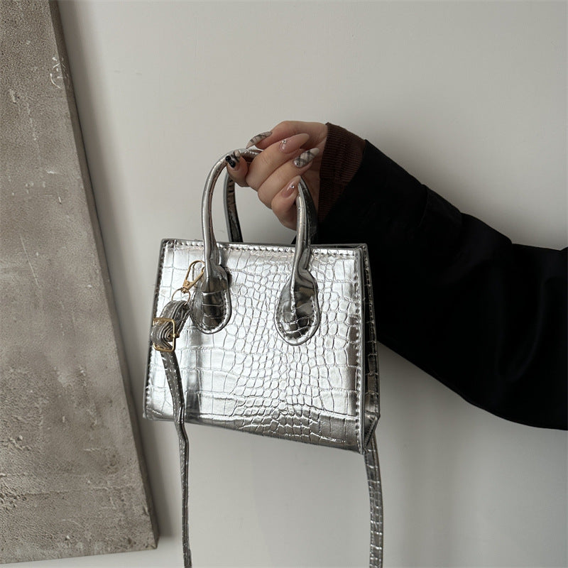 Mune | Divina Small-Sized Clutches Handbag