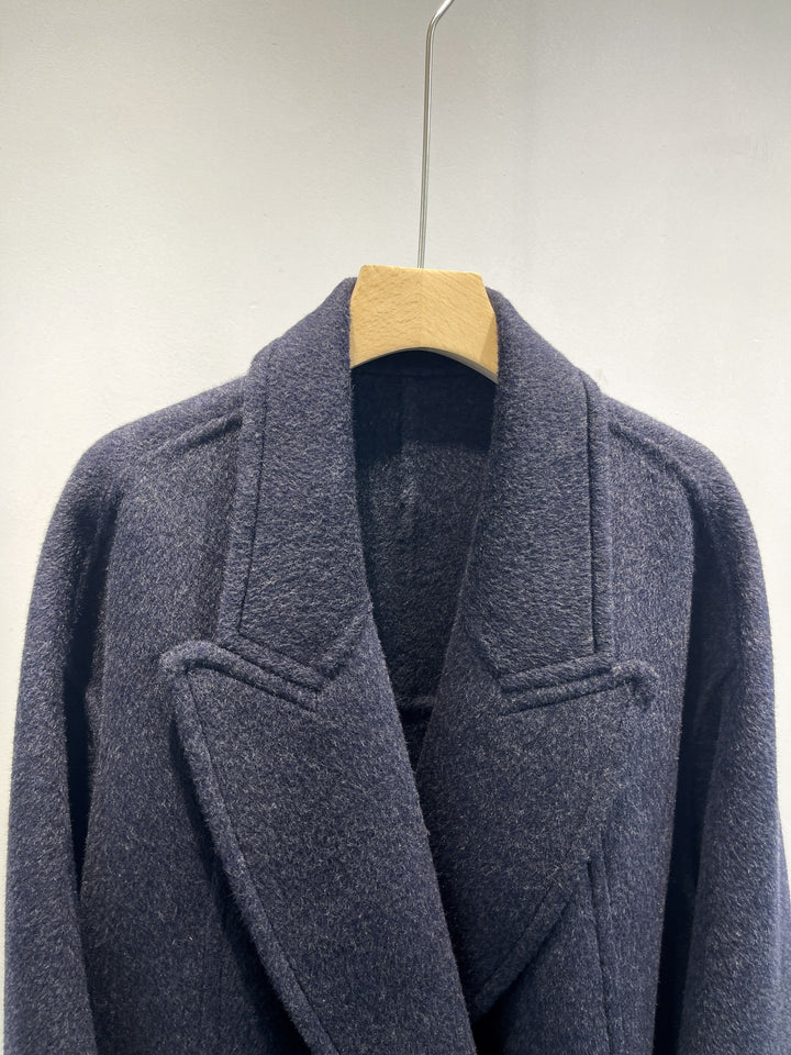 Women customized overcoat made of unique textured fabric Mune Fashion