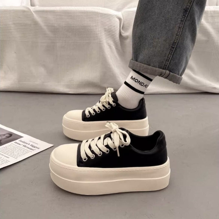 Ladies sneaker with fashionable platform sole Mune Fashion