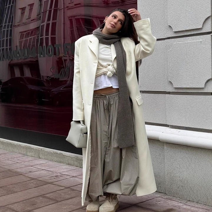 Women's Longline Wool Coat with Minimalist Button Placket, Structured Shoulder, and Classic Lapel Collar Mune Fashion
