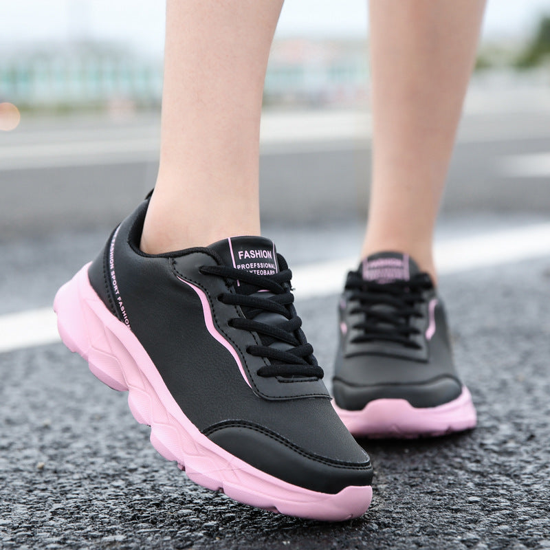 Women's urban faux leather sneakers with padded heel collar, shock-absorbing lightweight sole, and heel tab Mune Fashion