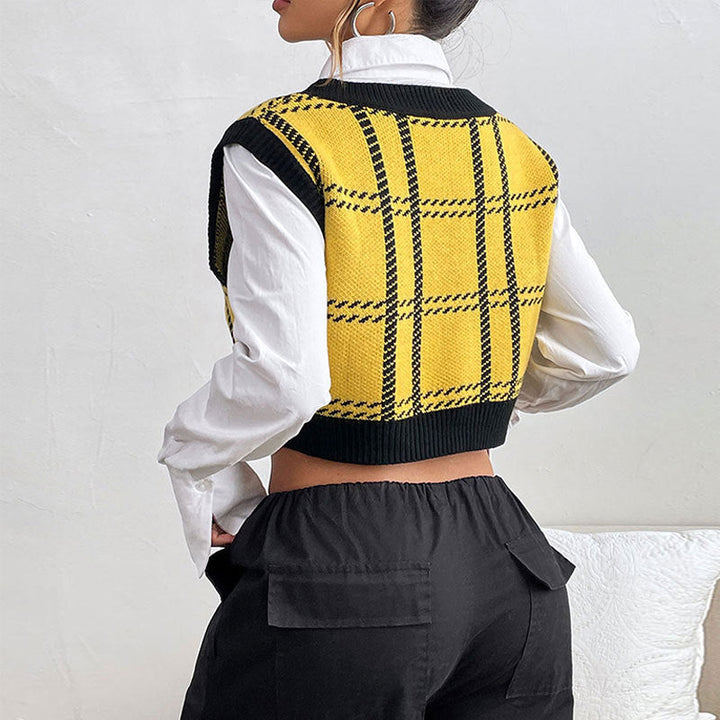 Women's short cut knitted vest with deep V-neck and Glencheck pattern
