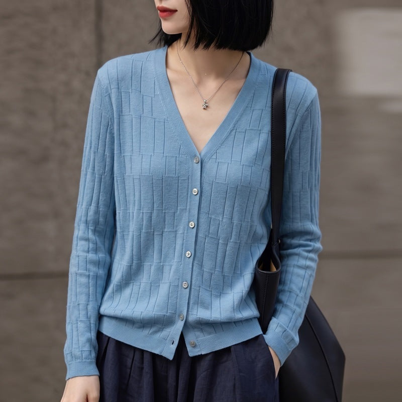 Ladies V-neck fine knit cardigan with structured block design and continuous button placket Mune Fashion