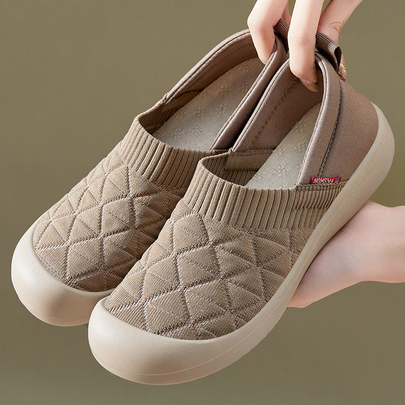 Ladies nan quilted comfort slipper with elastic sock collar and slip-resistant lightweight sole Mune Fashion