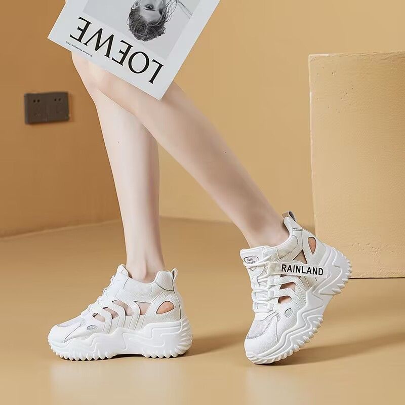 Women's sporty sneakers with ergonomic cushioning and modern profile Mune Fashion