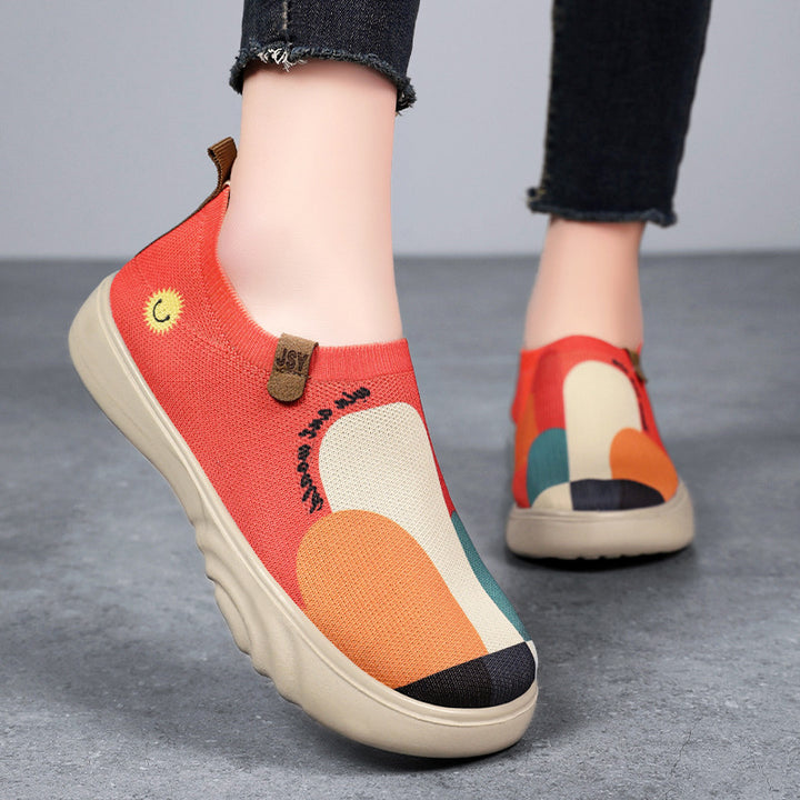 Women's knitted slip-on sneaker with playful stitch application and shock-absorbing EVA platform sole Mune Fashion