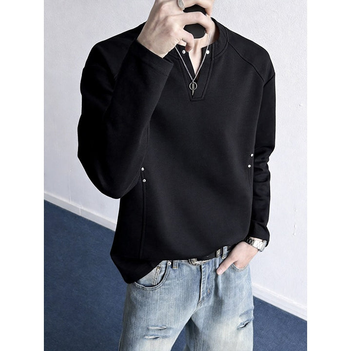 Men's Oversized Sweatshirt with V-Slit, Raglan Sleeves and Stud Details Mune Fashion