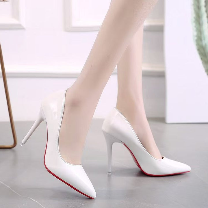 Women patent leather pumps with pointed toe cap and high stiletto heel Mune Fashion