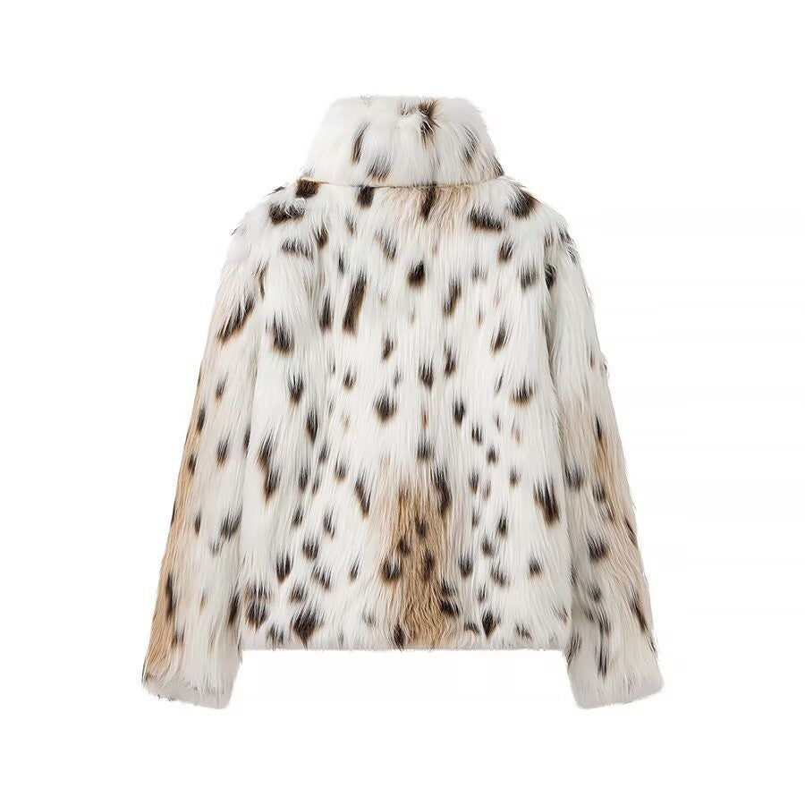 Women's short coat made of faux fur in spotted design with high collar Mune Fashion