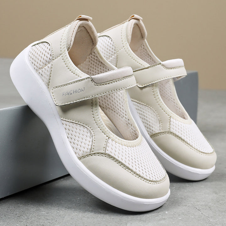Women's lightweight knitted Mary Jane sneakers with Velcro closure, breathable knitted upper material and shock-absorbing EVA flex sole Mune Fashion